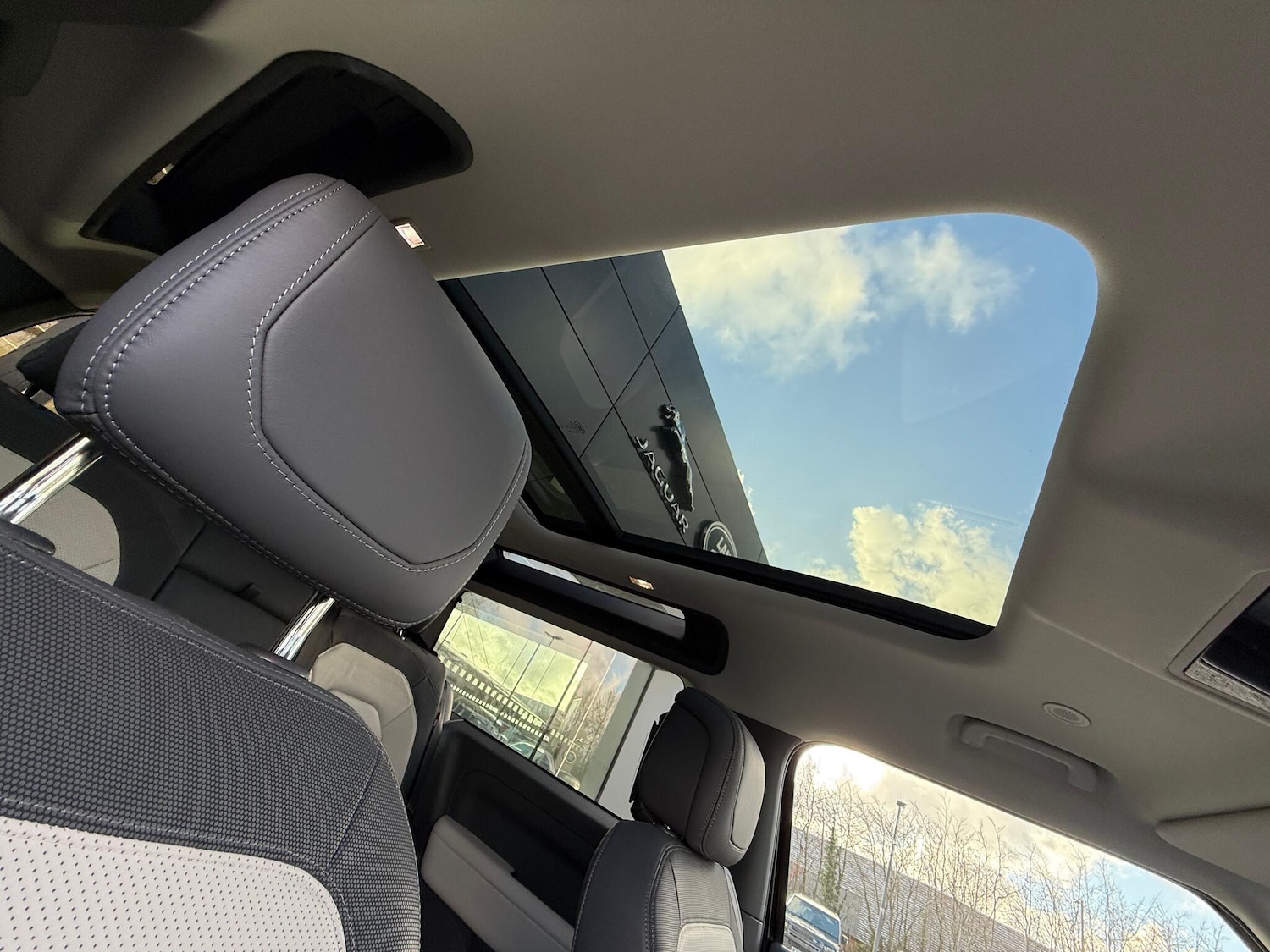 Used Land Rover Defender 2023 for sale - 77230542: Photo 35