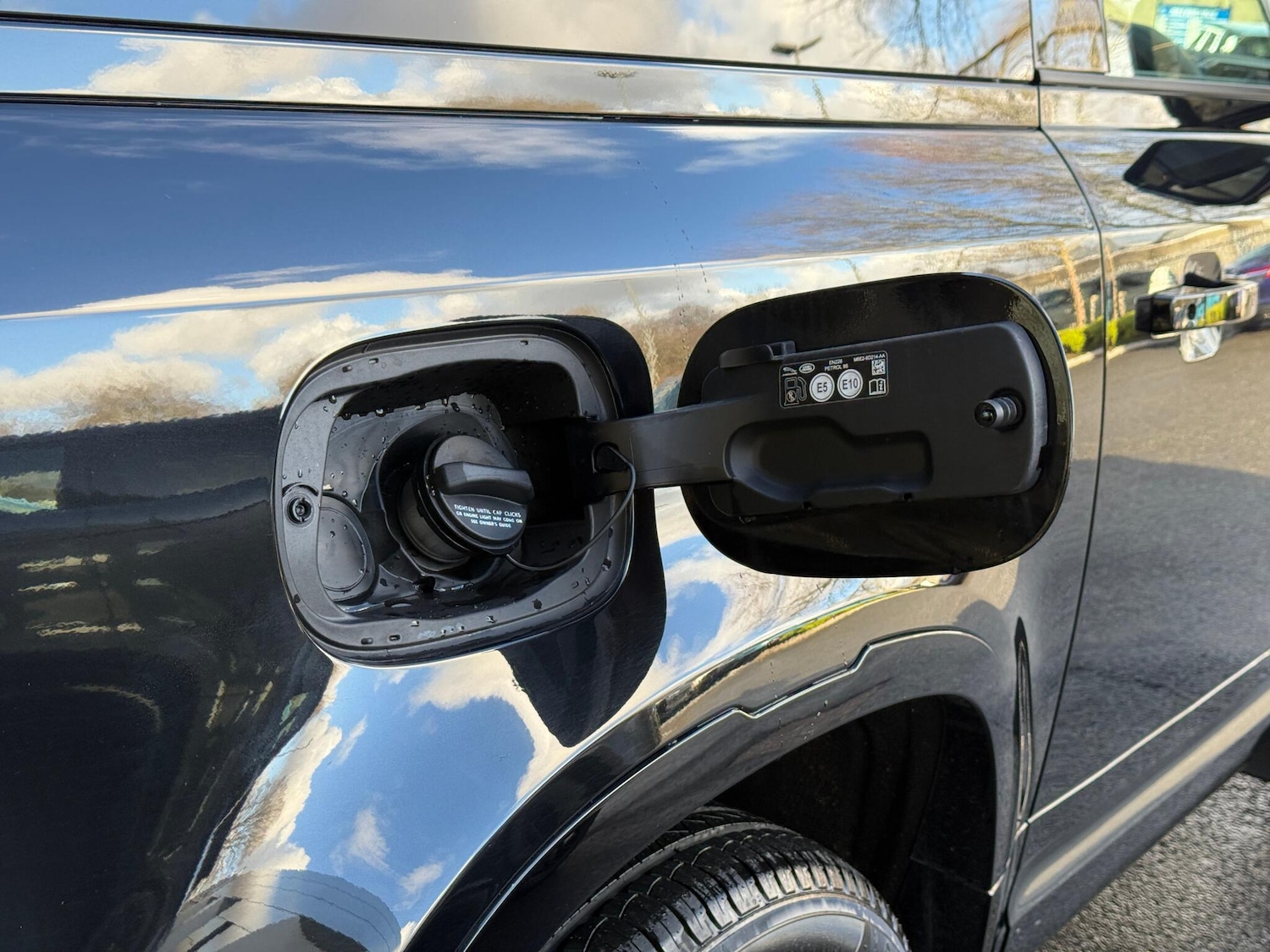 Used Land Rover Defender 2023 for sale - 77230542: Photo 38