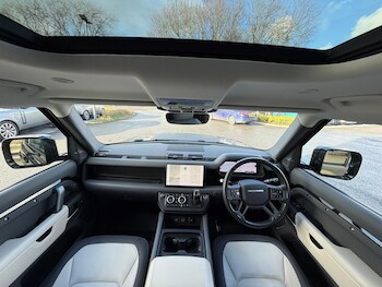 Used Land Rover Defender 90 2023 for sale - 77230542: Photo