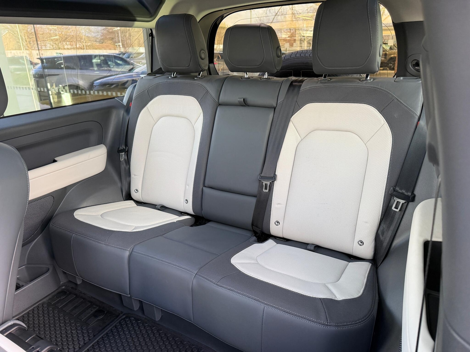 Used Land Rover Defender 2023 for sale - 77230542: Photo 45