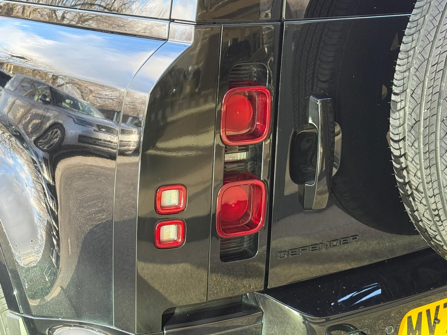 Used Land Rover Defender 2023 for sale - 77230542: Photo 51