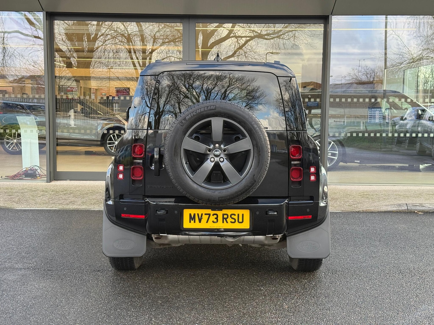 Used Land Rover Defender 2023 for sale - 77230542: Photo 8