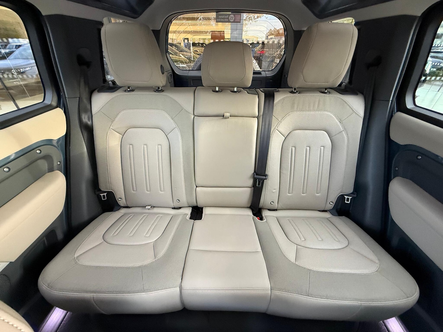 Used Land Rover Defender 110 2021 for sale - 76389349: Photo 11