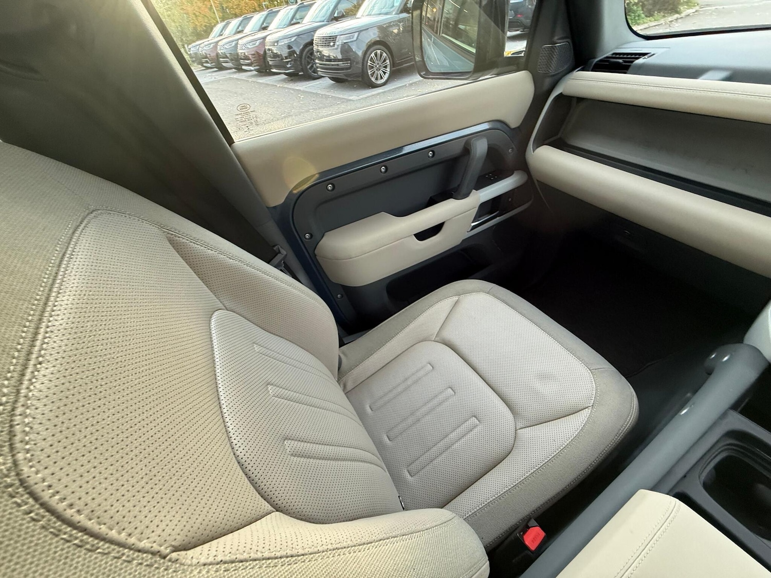 Used Land Rover Defender 110 2021 for sale - 76389349: Photo 12