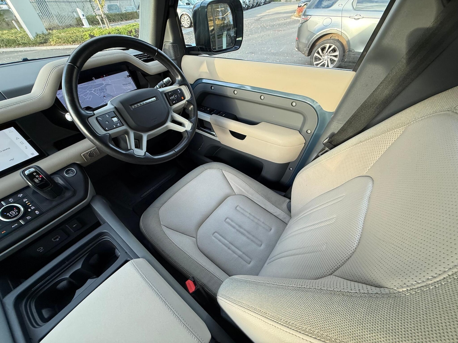 Used Land Rover Defender 110 2021 for sale - 76389349: Photo 13