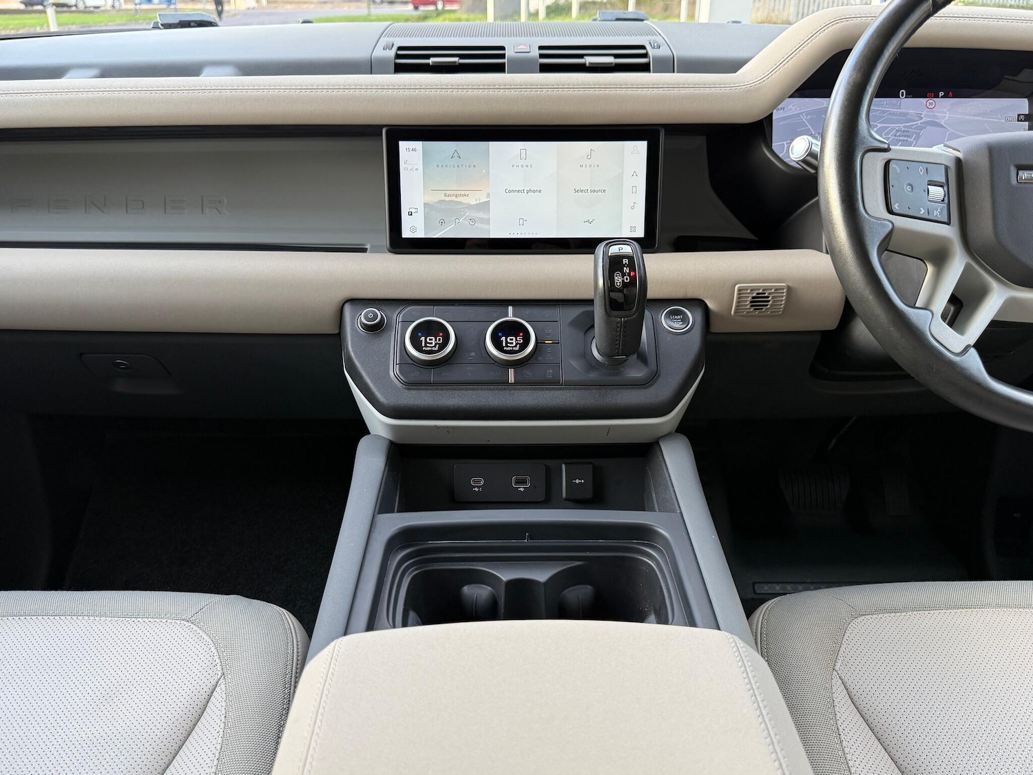 Used Land Rover Defender 110 2021 for sale - 76389349: Photo 15