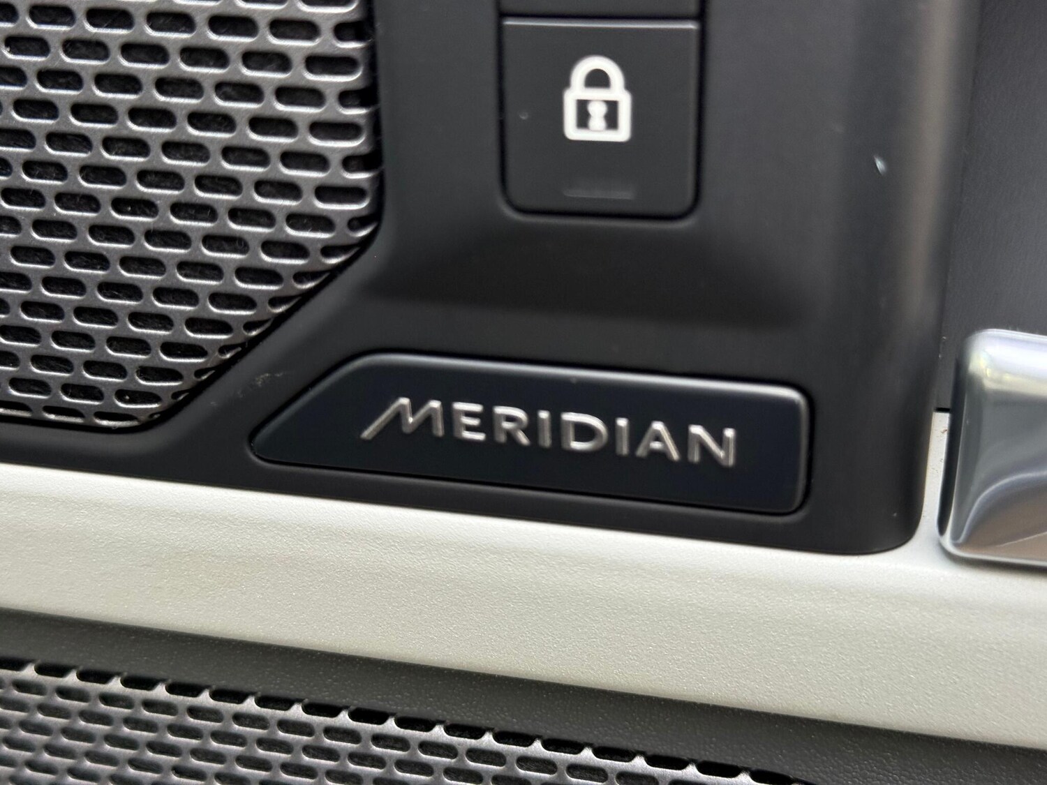 Used Land Rover Defender 110 2021 for sale - 76389349: Photo 20