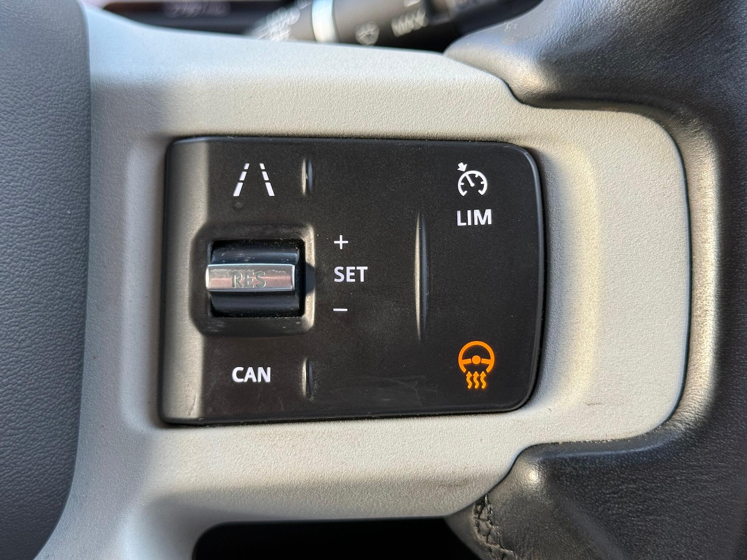 Used Land Rover Defender 110 2021 for sale - 76389349: Photo 25