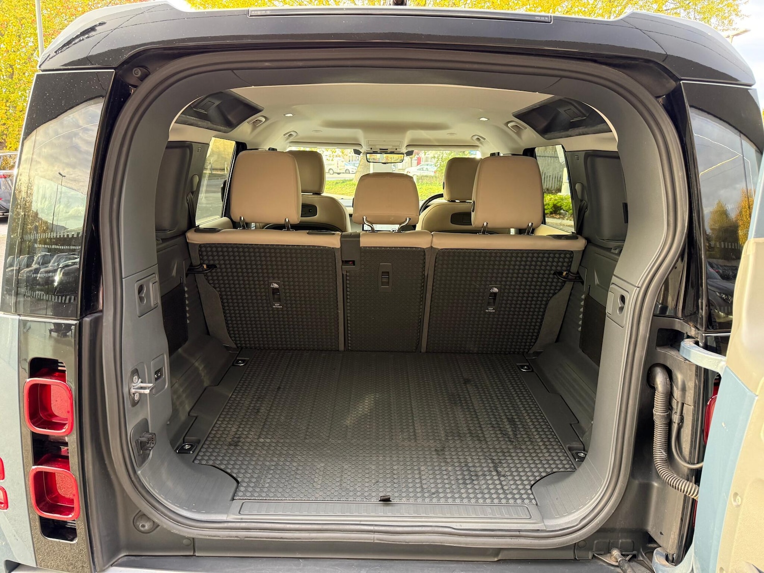 Used Land Rover Defender 110 2021 for sale - 76389349: Photo 36