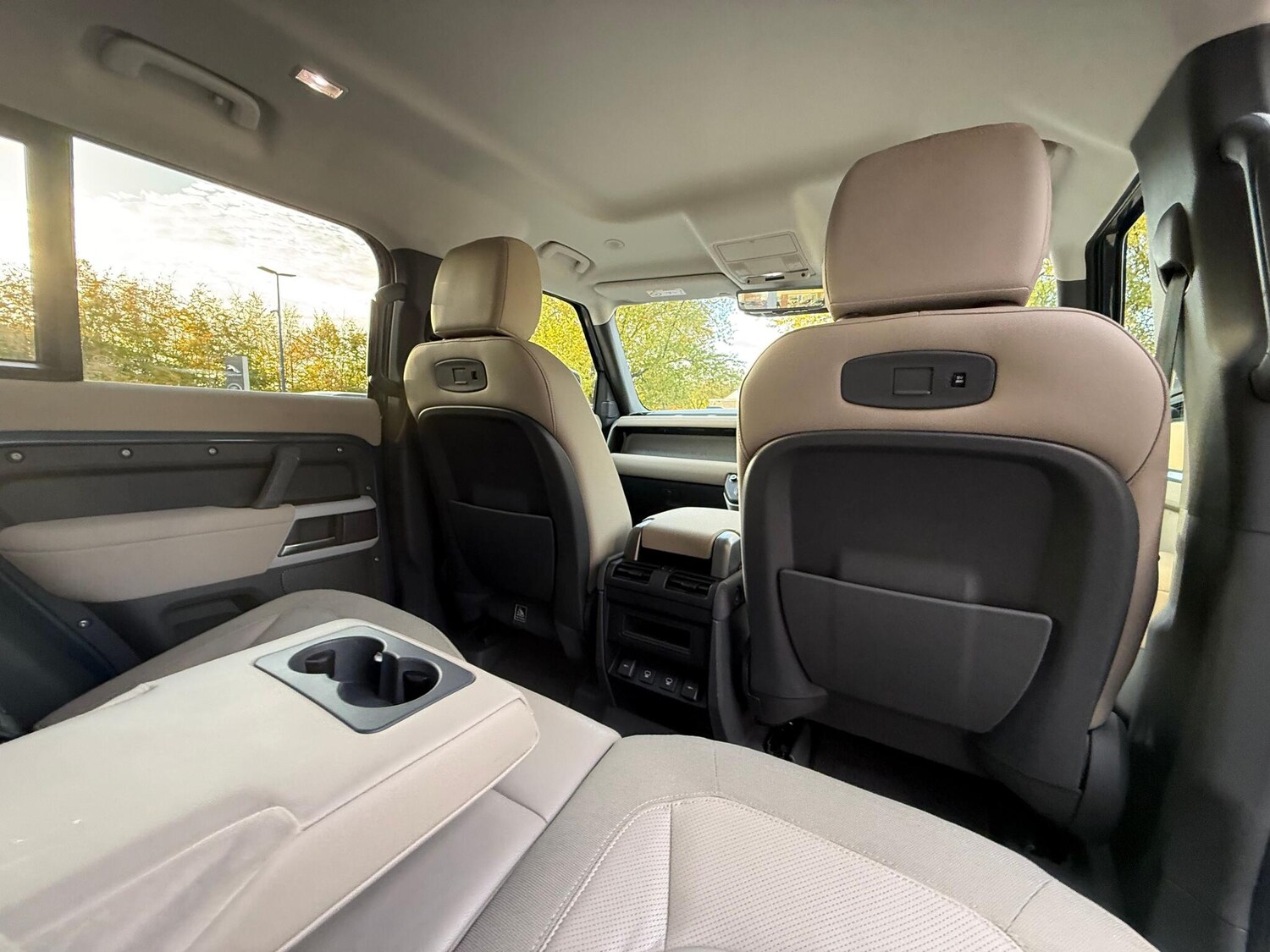 Used Land Rover Defender 110 2021 for sale - 76389349: Photo 39