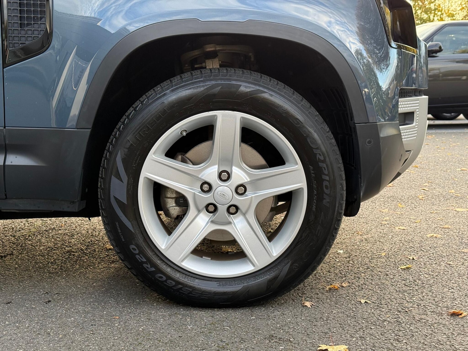 Used Land Rover Defender 110 2021 for sale - 76389349: Photo 4