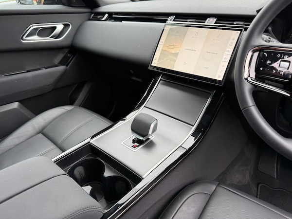Used Land Rover Range Rover Velar 2025 for sale - 76239284: Photo 19