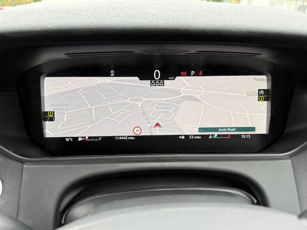 Used Land Rover Range Rover Velar 2025 for sale - 76239284: Photo 22