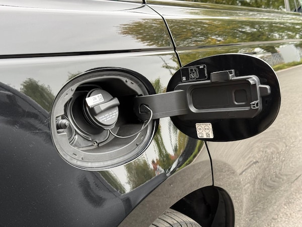 Used Land Rover Range Rover Velar 2025 for sale - 76239284: Photo 38