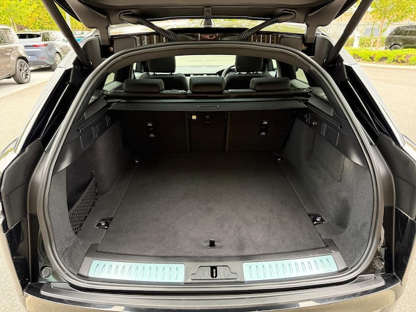 Used Land Rover Range Rover Velar 2025 for sale - 76239284: Photo 39
