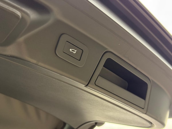 Used Land Rover Range Rover Velar 2025 for sale - 76239284: Photo 41