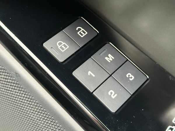 Used Land Rover Range Rover Velar 2025 for sale - 76239284: Photo 51