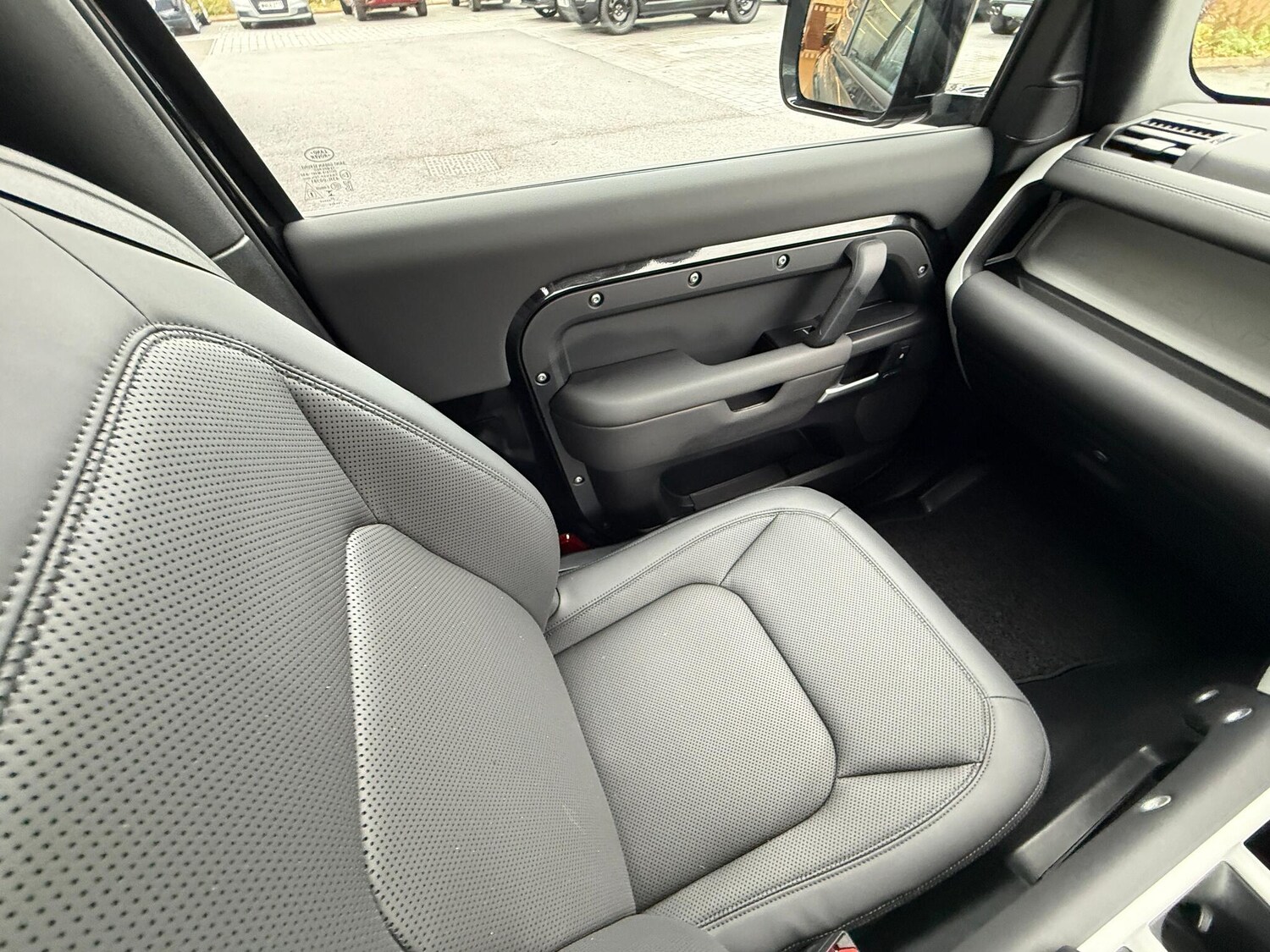 Used Land Rover Defender 2026 for sale - 77611529: Photo 12