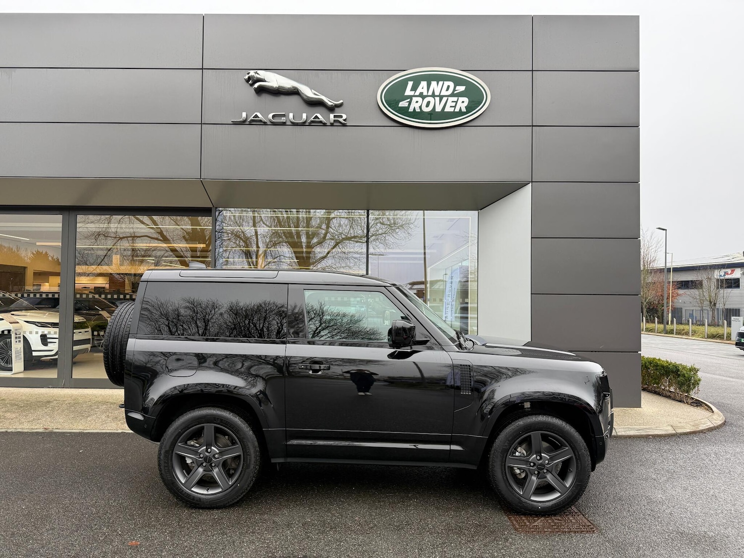 Used Land Rover Defender 2026 for sale - 77611529: Photo 2