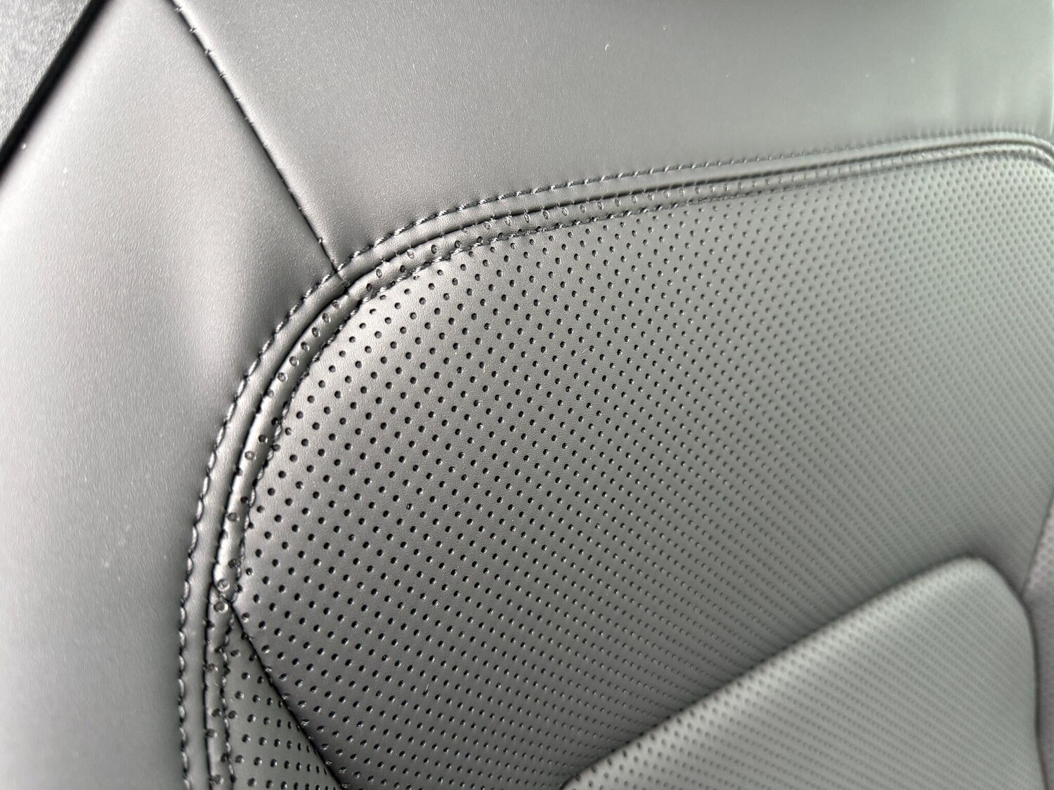 Used Land Rover Defender 2026 for sale - 77611529: Photo 32