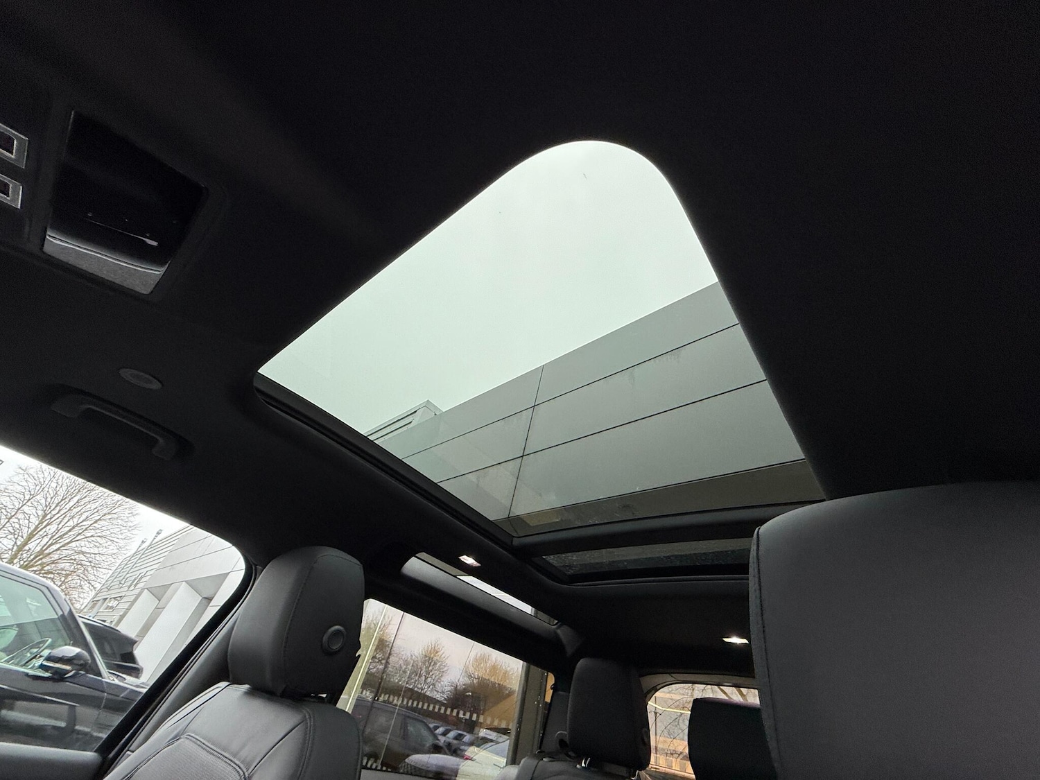 Used Land Rover Defender 2026 for sale - 77611529: Photo 5