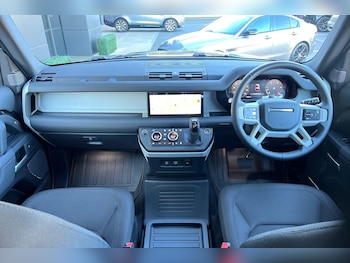 Used Land Rover Defender 90 2024 for sale - 75622656: Photo