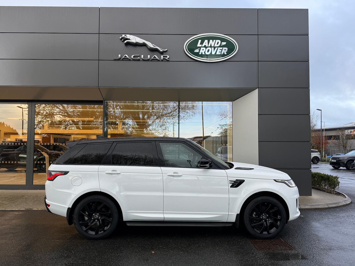 Used Land Rover Range Rover Sport 2018 for sale - 76537947: Photo 2