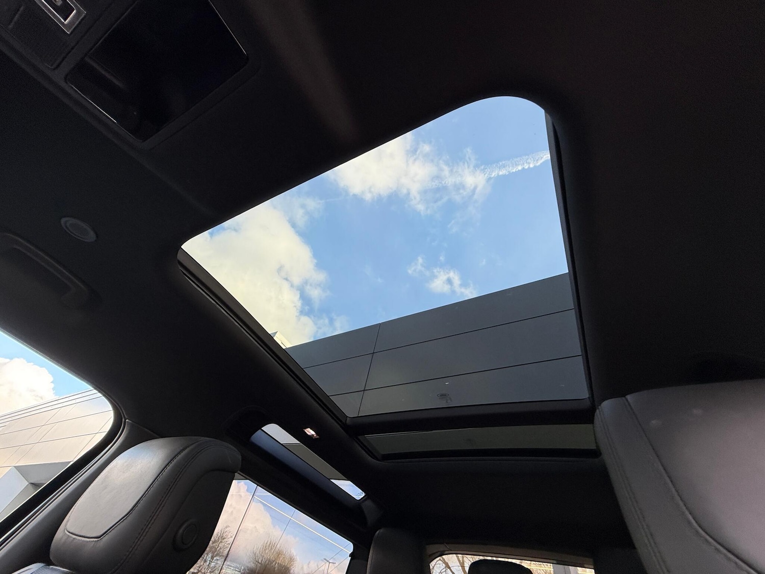 Used Land Rover Defender 2022 for sale - 77495795: Photo 5