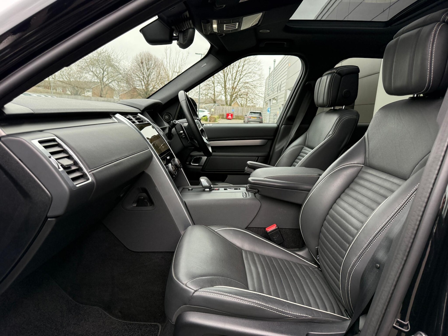 Used Land Rover Discovery 2024 for sale - 77597749: Photo 10