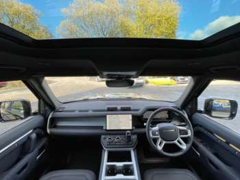 Used Land Rover Defender 2024 for sale - 75139399: Photo