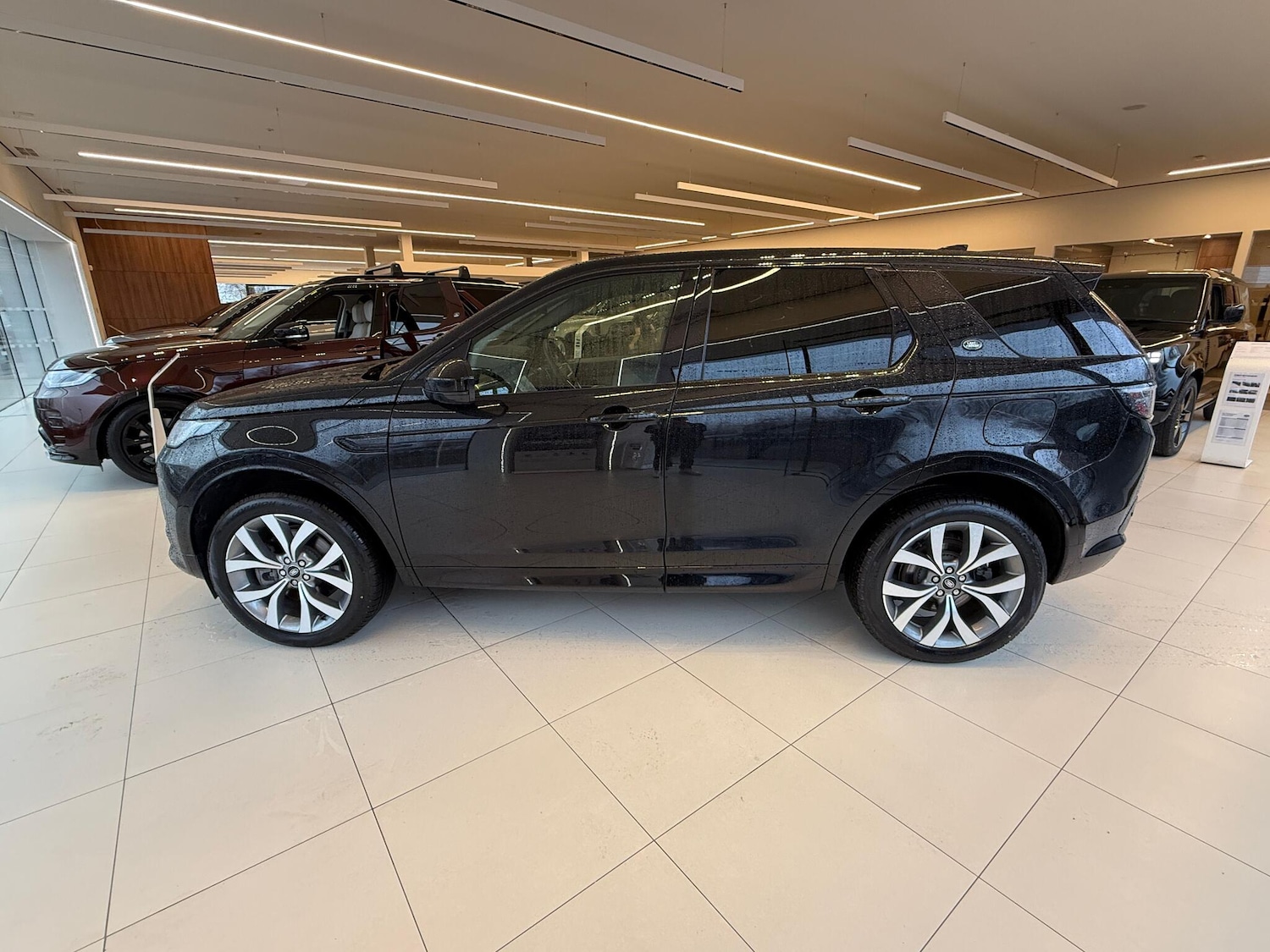Used Land Rover Discovery Sport 2024 for sale - 77290443: Photo 2