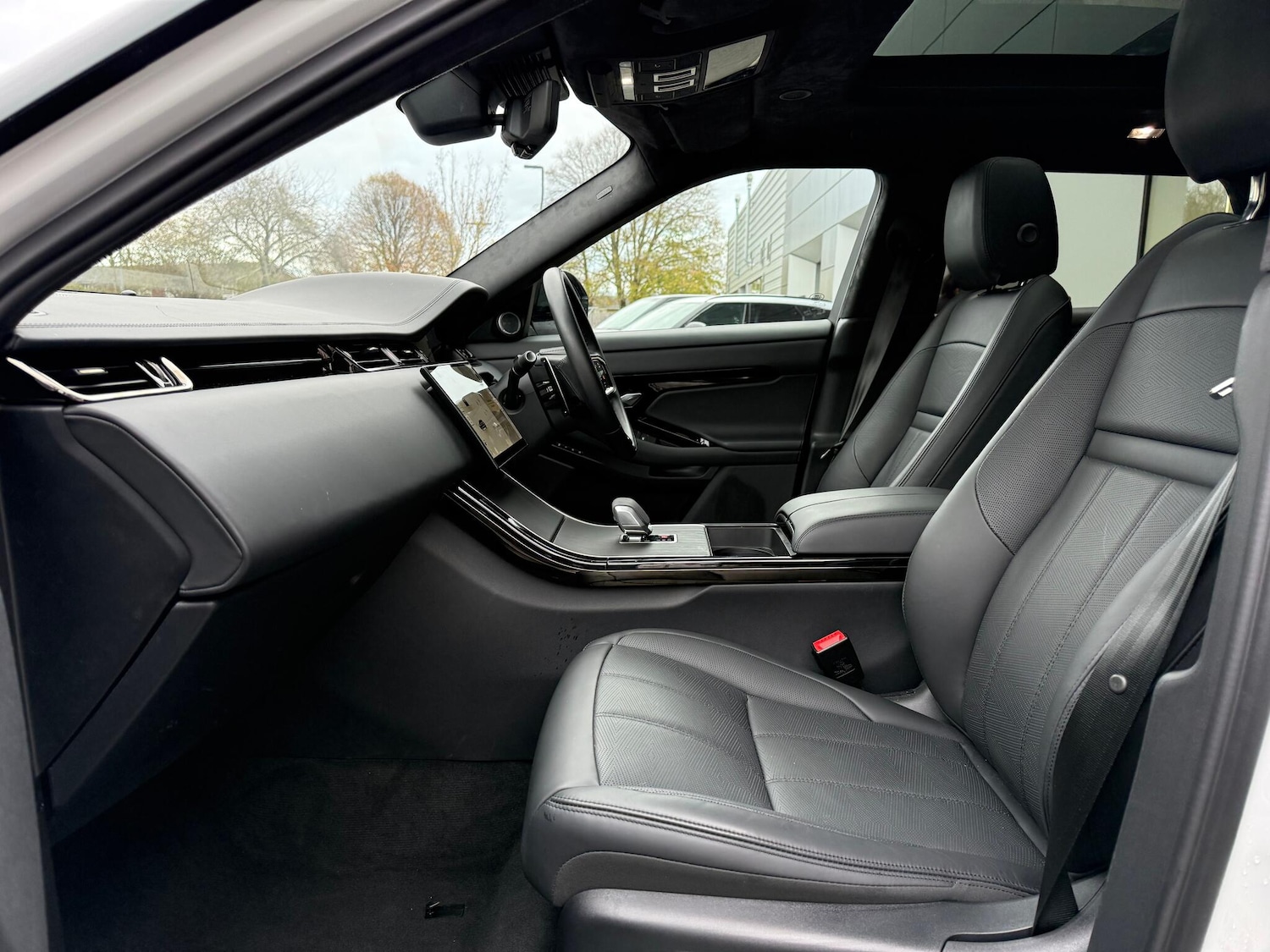 Used Land Rover Range Rover Evoque 2025 for sale - 76227744: Photo 3