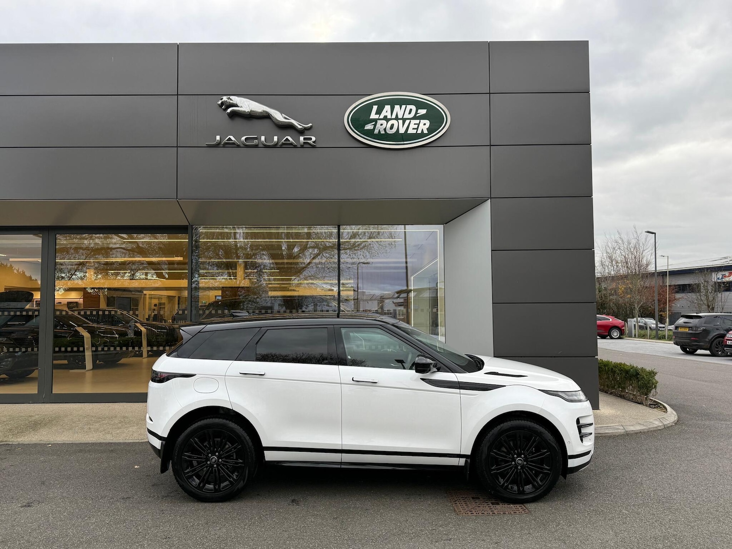 Used Land Rover Range Rover Evoque 2025 for sale - 76227744: Photo 5