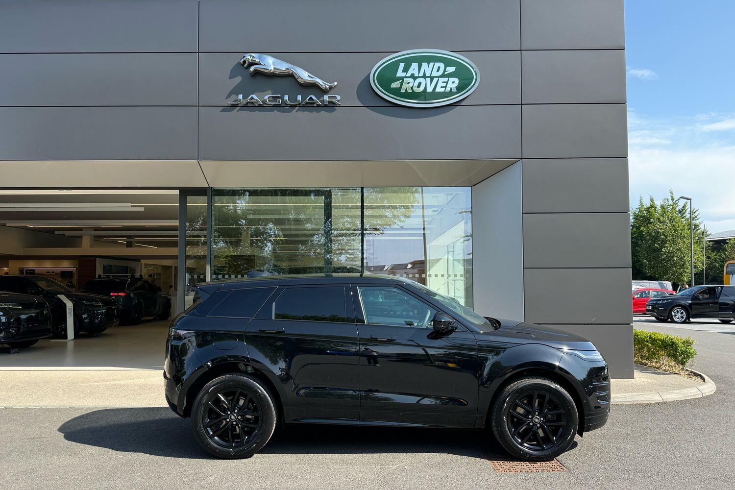 Used Land Rover Range Rover Evoque 2025 for sale - 76765662: Photo 2