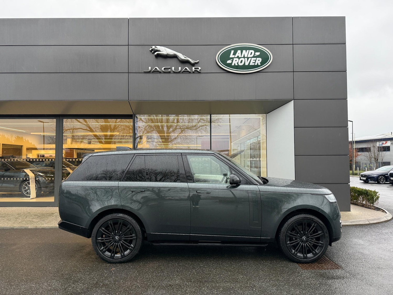 Used Land Rover Range Rover 2025 for sale - 77155608: Photo 2