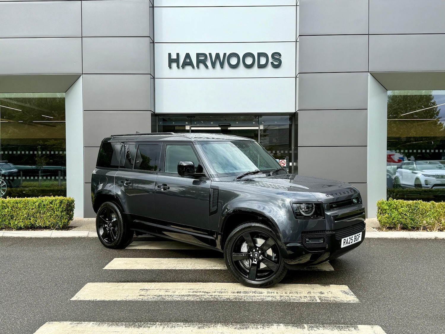 Used Land Rover Defender 2025 for sale - 76765441: Photo 1