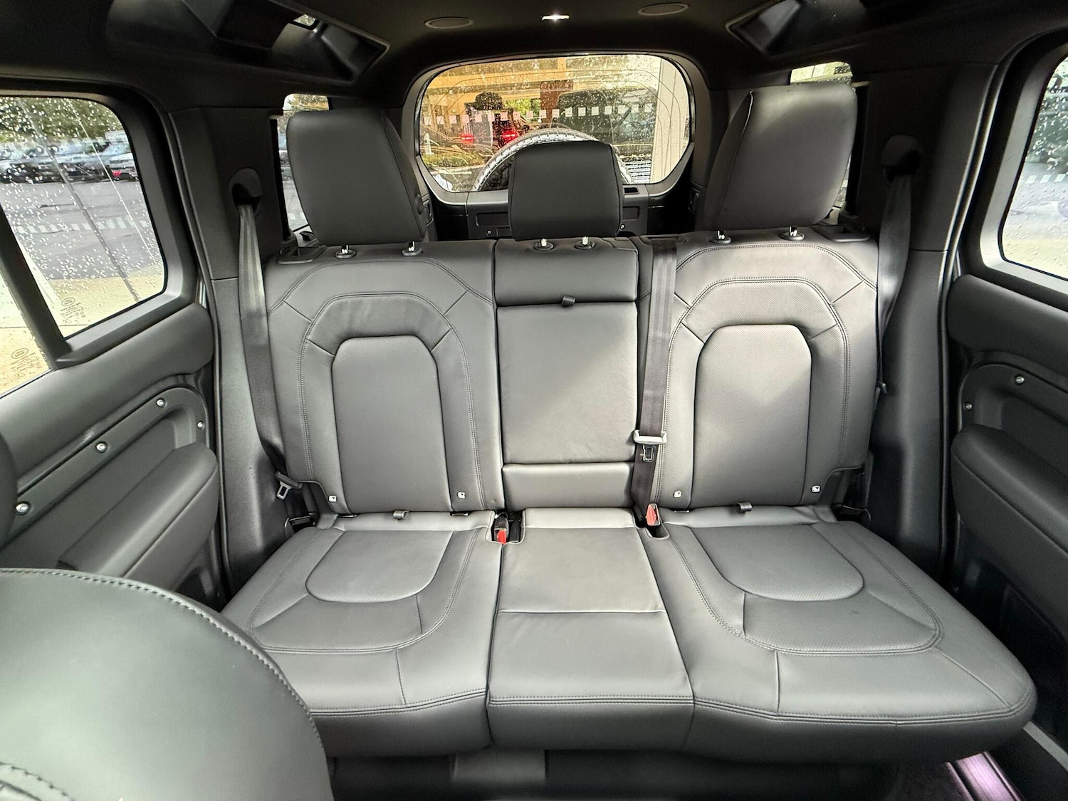 Used Land Rover Defender 2025 for sale - 76765441: Photo 11