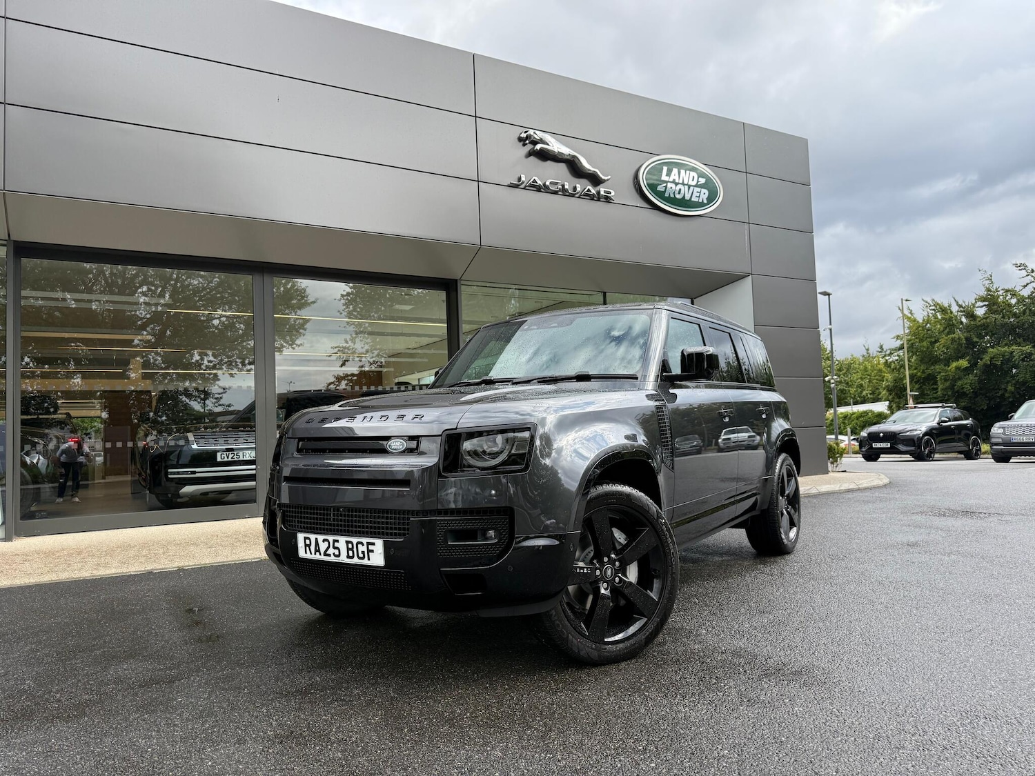 Used Land Rover Defender 2025 for sale - 76765441: Photo 29