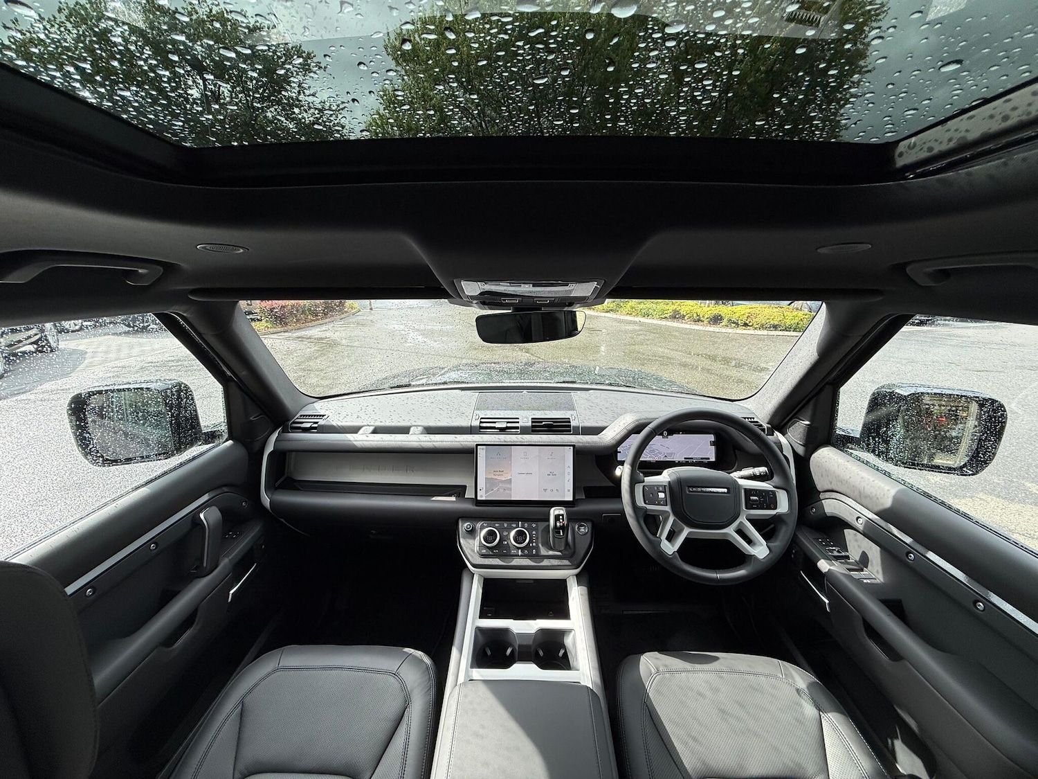 Used Land Rover Defender 2025 for sale - 76765441: Photo 3