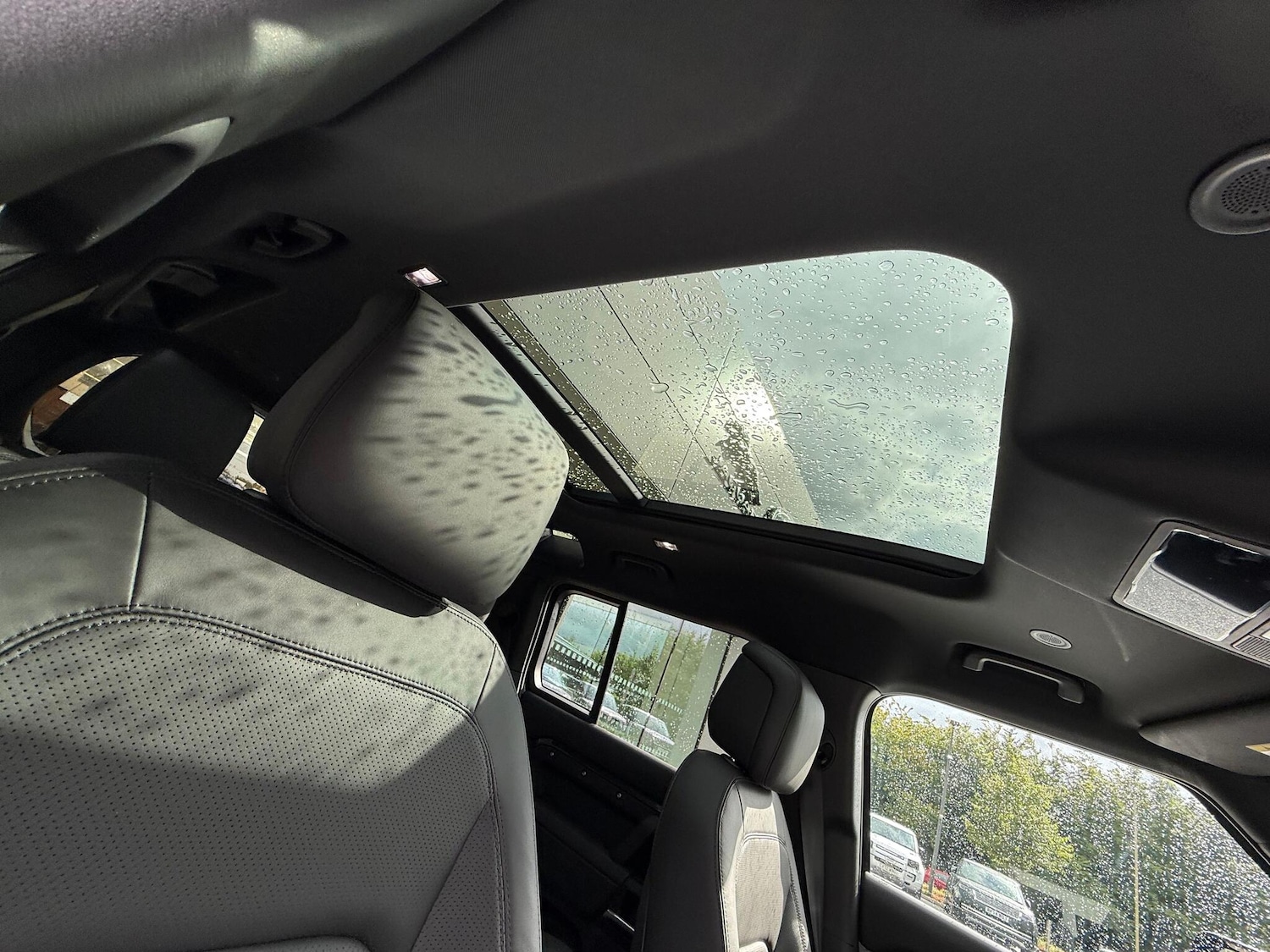 Used Land Rover Defender 2025 for sale - 76765441: Photo 36