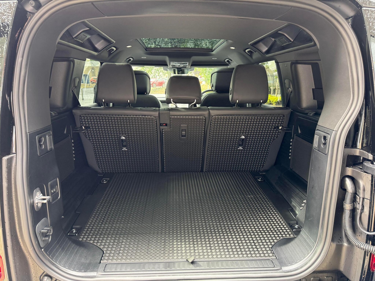 Used Land Rover Defender 2025 for sale - 76765441: Photo 40