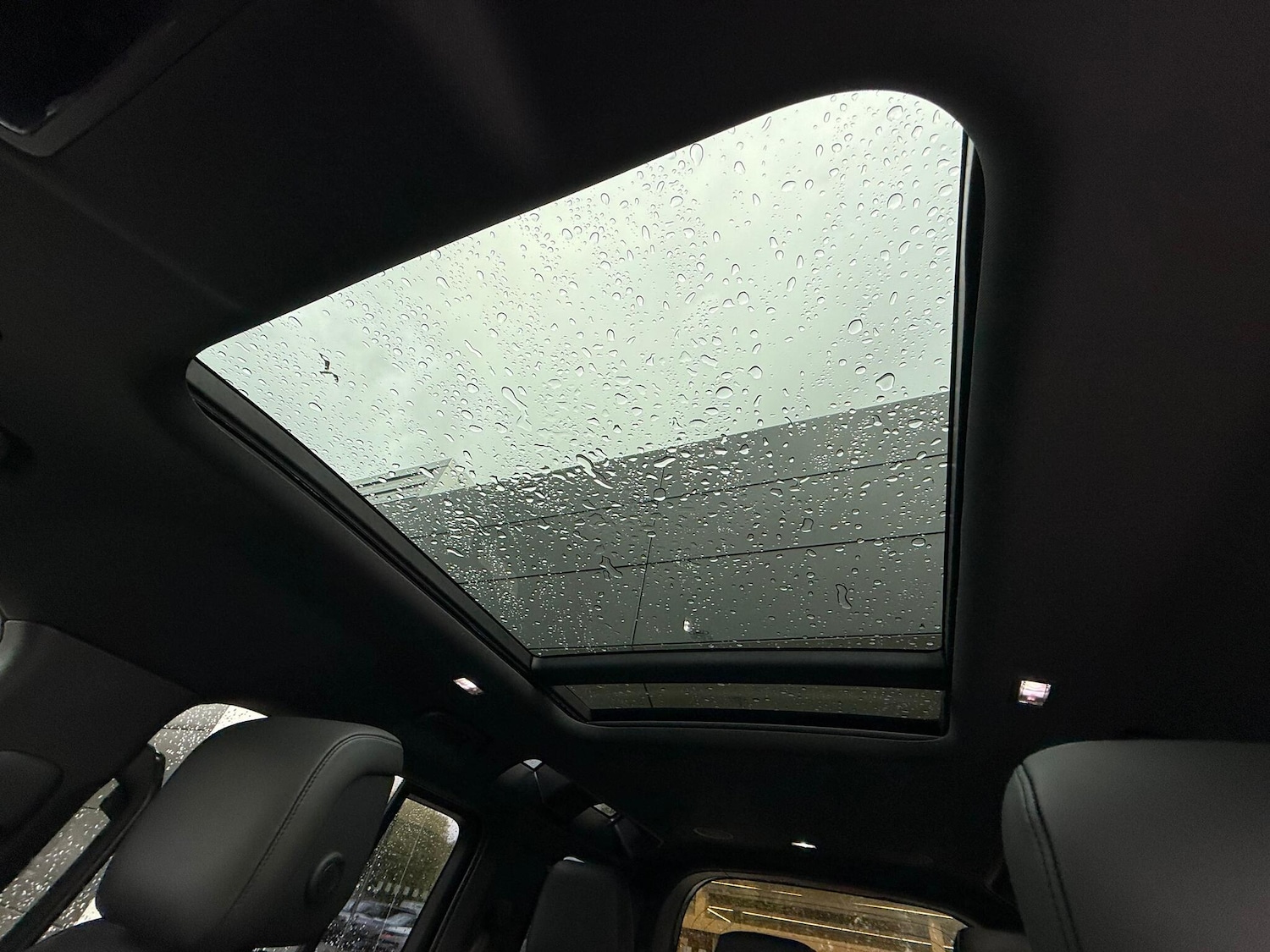 Used Land Rover Defender 2025 for sale - 76765441: Photo 5