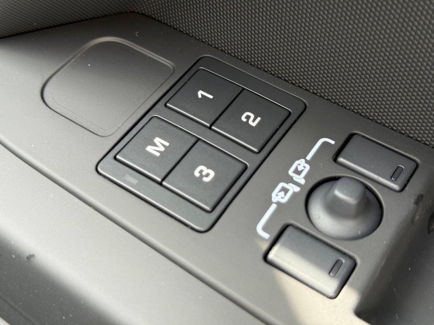 Used Land Rover Defender 2025 for sale - 76765441: Photo 51