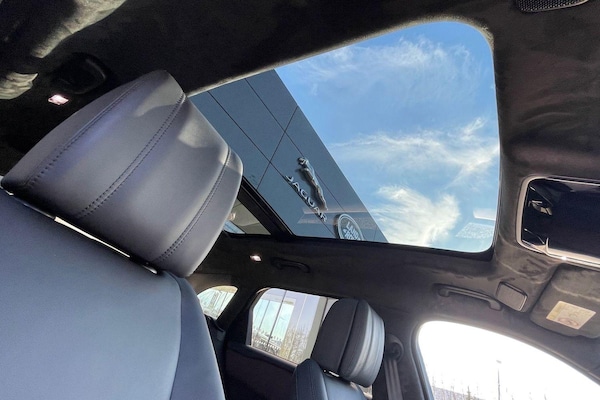 Used Land Rover Range Rover Velar 2025 for sale - 76226640: Photo 38