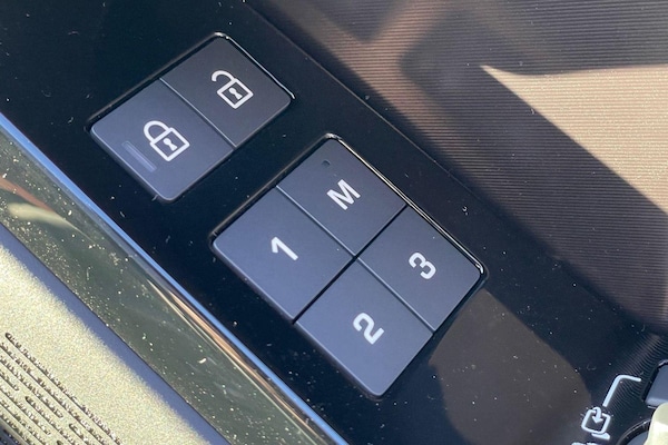 Used Land Rover Range Rover Velar 2025 for sale - 76226640: Photo 56