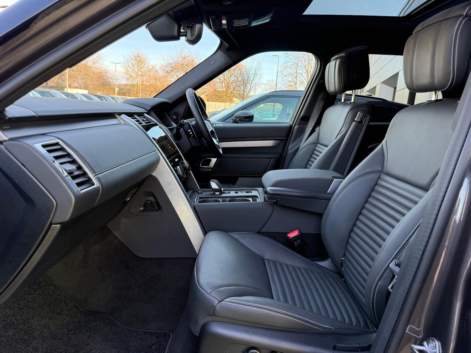 Used Land Rover Discovery 2025 for sale - 77074829: Photo 10