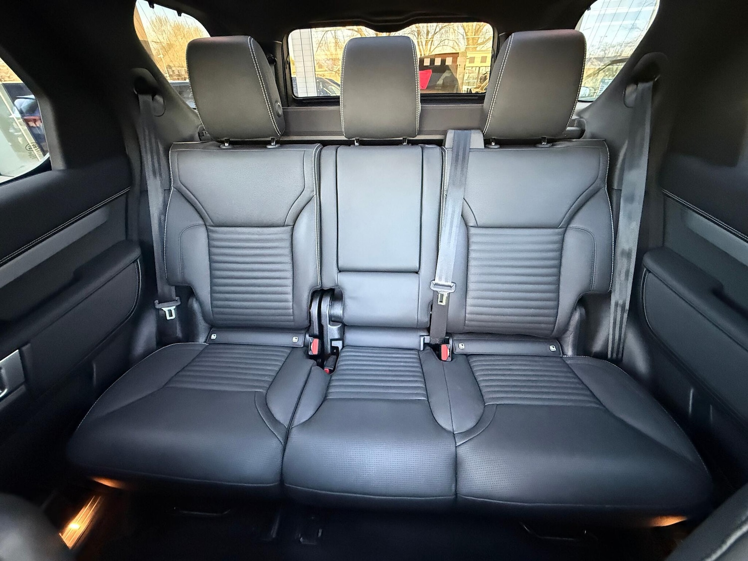 Used Land Rover Discovery 2025 for sale - 77074829: Photo 11