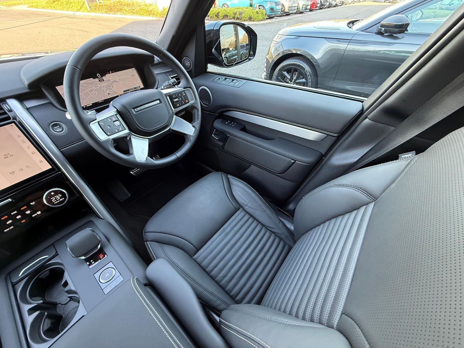 Used Land Rover Discovery 2025 for sale - 77074829: Photo 13