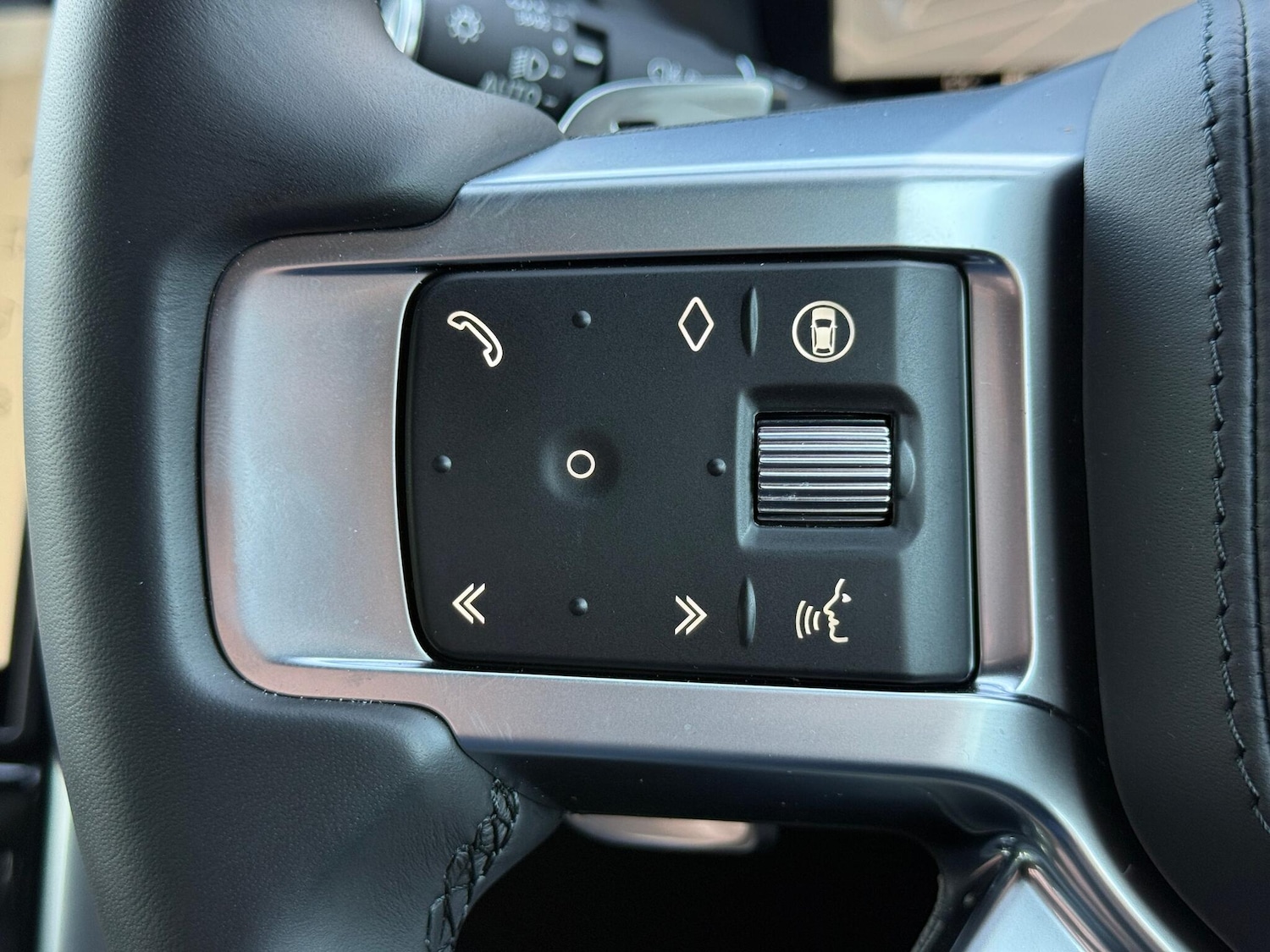 Used Land Rover Discovery 2025 for sale - 77074829: Photo 26