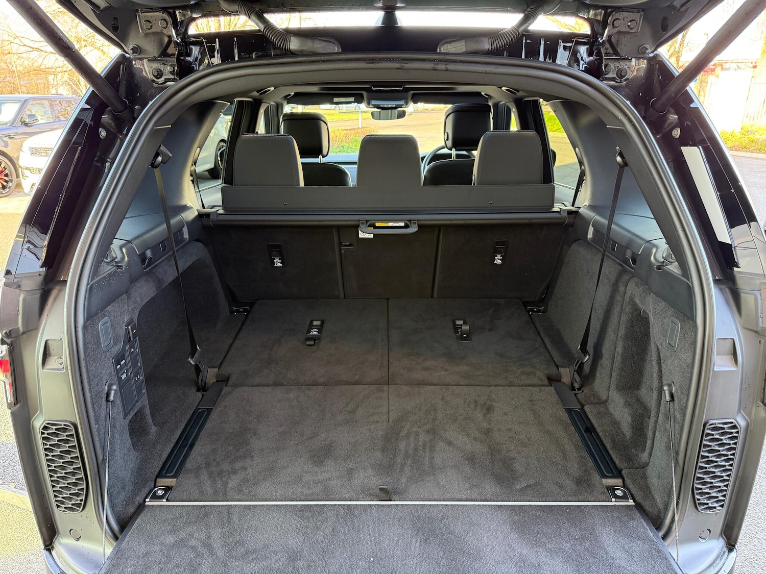 Used Land Rover Discovery 2025 for sale - 77074829: Photo 43